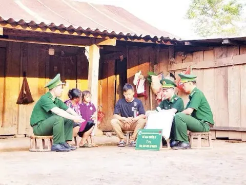 'Hũ gạo chiến sĩ' – Góp từng bát nhỏ, làm ấm biên cương