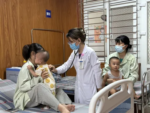 Cảnh báo “điểm nóng” hô hấp và tiêu hóa ở trẻ nhỏ khi nắng nóng kéo dài