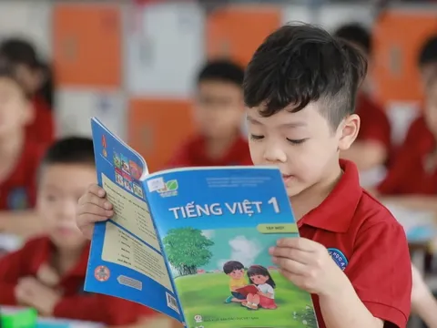 Dự kiến chi hơn 4.000 tỉ đồng ngân sách hướng tới lộ trình phát SGK miễn phí 