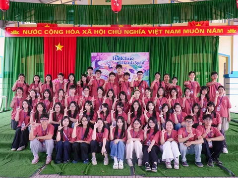Hạ Khúc Thanh Ngân - Tủ sách cho em, lan tỏa tri thức và yêu thương