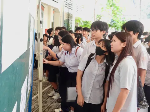 TP.HCM: Các thí sinh hoàn tất thủ tục sẵn sàng bước vào kì thi lớp 10