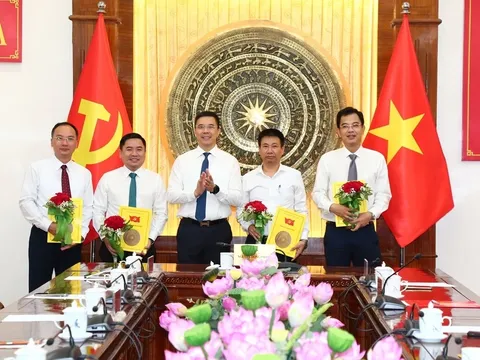Kiện toàn nhân sự cấp cao, bổ nhiệm lãnh đạo tại Thanh Hoá, Lâm Đồng