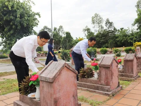 Lãnh đạo tỉnh Thanh Hóa thăm, tặng quà gia đình chính sách, người có công ngày Thương binh - Liệt sĩ 27/7