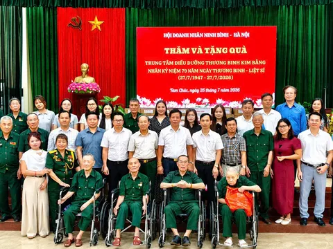 Hội Doanh nhân Ninh Bình - Hà Nội lan tỏa đạo lý "Uống nước nhớ nguồn" tại Trung tâm Điều dưỡng thương binh Kim Bảng