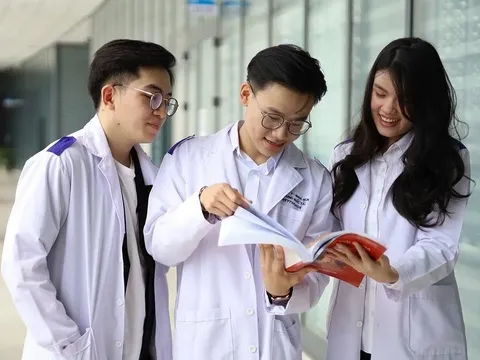 TPHCM đề xuất hỗ trợ bác sĩ nội trú tối đa 100 triệu đồng/năm học