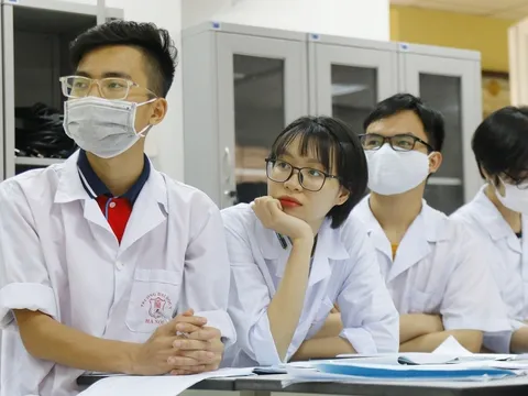 Đại học Y Hà Nội phân hóa điểm chuẩn, Y khoa dẫn đầu với 28,5 điểm