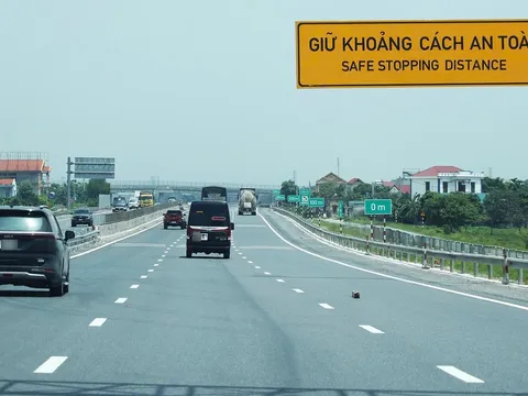 CSGT sẽ không xử phạt lỗi khoảng cách nếu đường không có biển báo, vạch kẻ