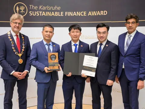 VDB vinh dự nhận Giải thưởng Đổi mới sáng tạo xuất sắc trong Sản phẩm và Dịch vụ Tài chính Bền vững tại Đức