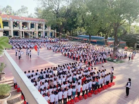 Bộ Nội vụ hướng dẫn trường hợp hiệu trưởng, hiệu phó được nghỉ theo diện tinh giản