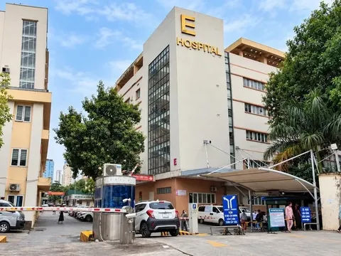 Bộ Y tế yêu cầu làm rõ phản ánh kẹp tiền vào sổ tại Bệnh viện E