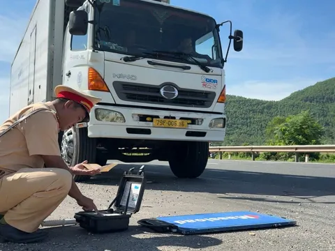 Cảnh sát giao thông thành phố Huế phát hiện và xử lý 287 trường hợp xe quá khổ, quá tải