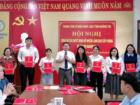 Trung tâm Tư vấn Pháp luật tỉnh Quảng Trị tổ chức Hội nghị trao các quyết định về công tác cán bộ