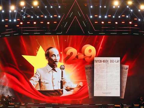 “Dưới cờ vinh quang” - Một ý chí, một niềm tin và một lòng tự hào dân tộc