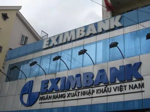 Chủ trương chuyển Hội sở ra Hà Nội, ban lãnh đạo Eximbank tính 'qua cầu rút ván'?