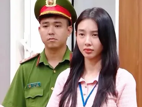 Hoa hậu Thùy Tiên bị tước danh hiệu “Gương mặt trẻ Việt Nam tiêu biểu” năm 2021