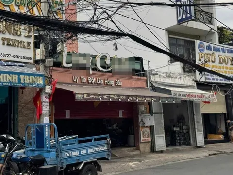 Cứ có kiểm tra là báo hết 'xe điếu', chủ quán Lòng Chát bị mời lên làm việc