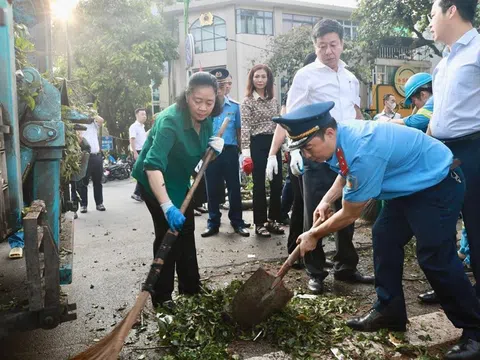 Hà Nội phát động toàn dân tham gia tổng vệ sinh môi trường, khắc phục hậu quả bão số 3