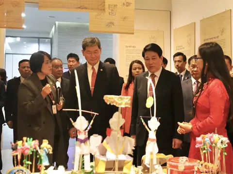 Bảo tàng Dân tộc học Việt Nam khai trương Không gian trưng bày nghệ thuật sắp đặt tại Busan (Hàn Quốc)