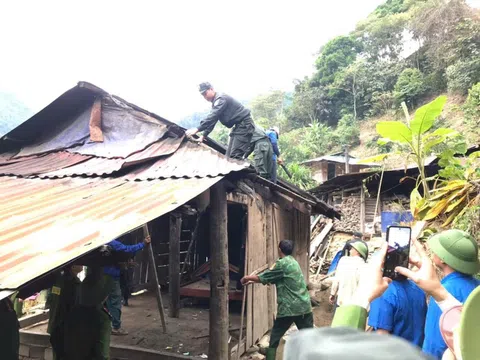 Công an Lai Châu tăng cường xoá nhà tạm nhà dột nát trên địa bàn