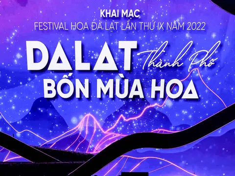 Hơn 15.000 người đi xem khai mạc Festival hoa Đà Lạt lần thứ IX