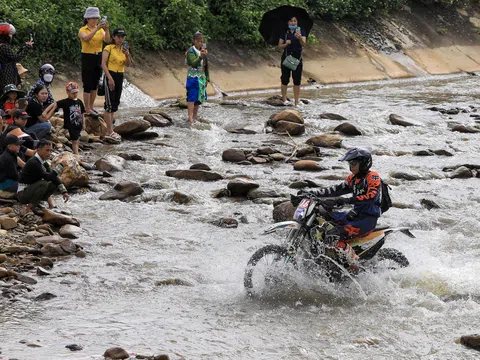 Kịch tính Giải đua Mô tô địa hình “Than Uyên Enduro Chellenger Cup 2023”