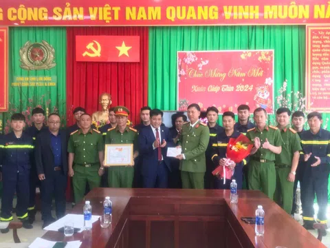 Đà Lạt: Khen thưởng 3 tập thể và 7 cá nhân đã tích cực trong công tác chữa cháy, cứu hộ tại Thương xá Latulipe