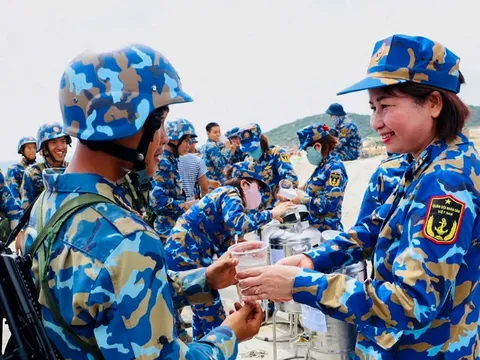 “Bát nước thao trường"