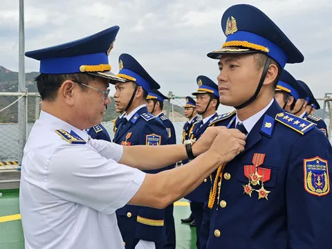 Ngọn lửa niềm tin từ chuyến thăm chiều tháng Tám