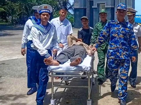 Đảo Trường Sa kịp thời cấp cứu ngư dân bị đột quỵ