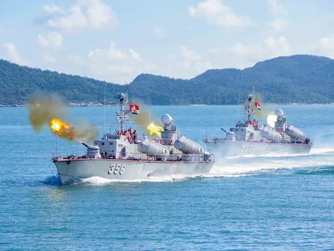 Vùng 1 Hải quân hoàn thành xuất sắc kiểm tra bắn đạn thật trên biển năm 2025