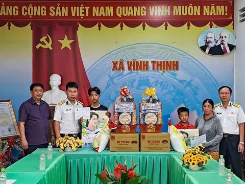 Trung tâm BĐKT Vùng 2 Hải quân – Điểm tựa của ngư dân, niềm tin cho con em biển đảo