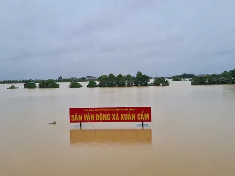 Bắc Giang: Chung tay khắc phục hậu quả mưa lũ tại xã Xuân Cẩm, Hiệp Hòa