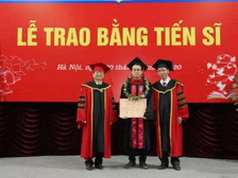 Thứ trưởng Bộ GD-ĐT: "Làm tiến sĩ" thay vì "học tiến sĩ"