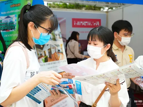 Gần 100 doanh nghiệp vào trường đại học tuyển chọn sinh viên