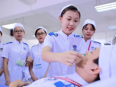 Bác sỹ Nha khoa - Ngành học được xếp vào nhóm ngành lương cao nhưng thi vào cực khó