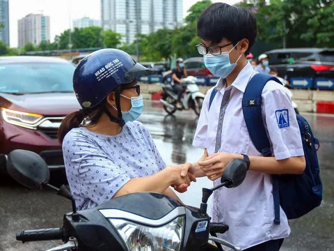 Dự báo thời tiết ngày 9/7: Hà Nội sáng nay có lúc có mưa rào và giông.