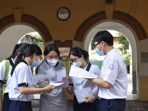 Nhiều trường đại học ở Hà Nội công bố mức điểm chuẩn xét tuyển sớm