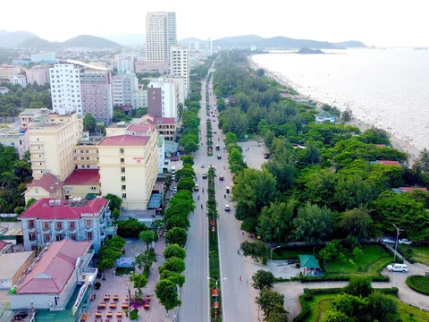 Về Cửa Lò, khi biển vào Thu