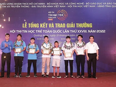 6 thí sinh nhận Huy hiệu “Tuổi trẻ sáng tạo” tại Hội thi Tin học trẻ toàn quốc