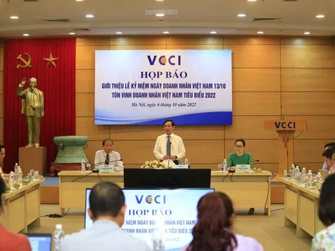 Tôn vinh 60 doanh nhân Việt Nam tiêu biểu nhất năm 2022