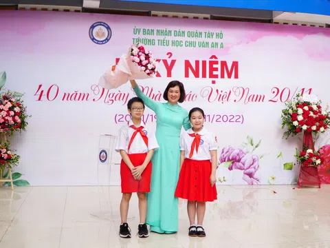 Tròn 40 năm ngày Nhà giáo Việt Nam, thầy và trò trường Tiểu học Chu Văn An A tưng bừng lễ Tri ân sự nghiệp trồng người