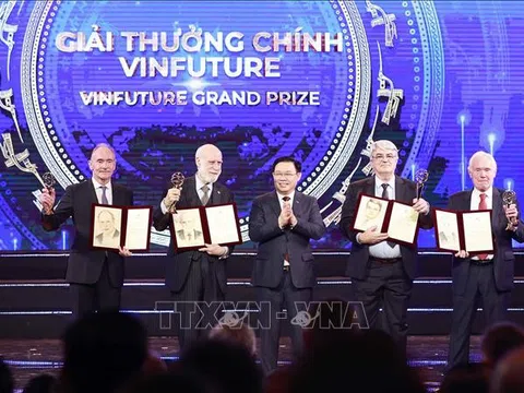 Chủ tịch Quốc hội Vương Đình Huệ dự Lễ Trao giải thưởng VinFuture