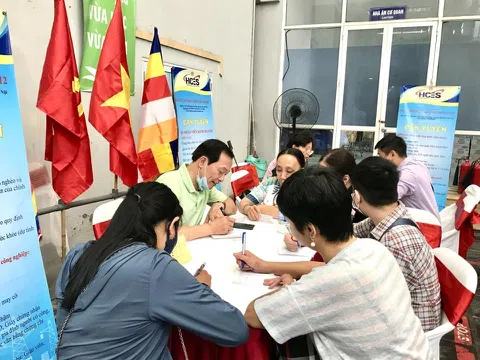 Năm 2021, 3,509 triệu người, tương đương 3,5% dân số hưởng trợ giúp xã hội thường xuyên