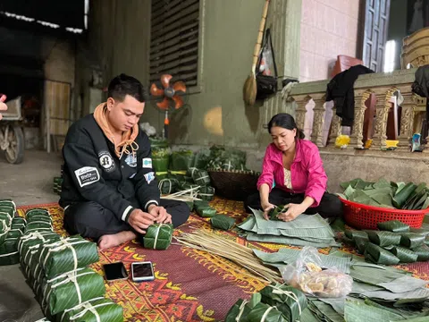 Nghệ An: Làng nghề bánh chưng hối hả vào Tết 