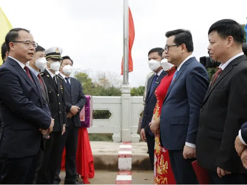 Nghi lễ Hội đàm, trao tặng quà đón mừng xuân mới giữa hai TP. Móng Cái - Việt Nam và Đông Hưng - Trung Quốc sau đại dịch COVID-19