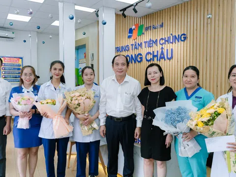 Trung tâm tiêm chủng FPT Long Châu kịp thời sơ cứu cho bệnh nhân cao tuổi bị đột quỵ