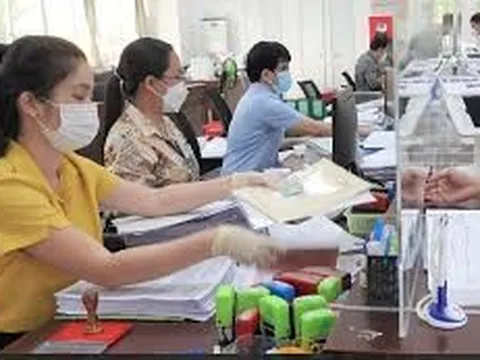 Nghị định mới của Chính phủ bỏ giáng chức, hạ bậc lương công chức