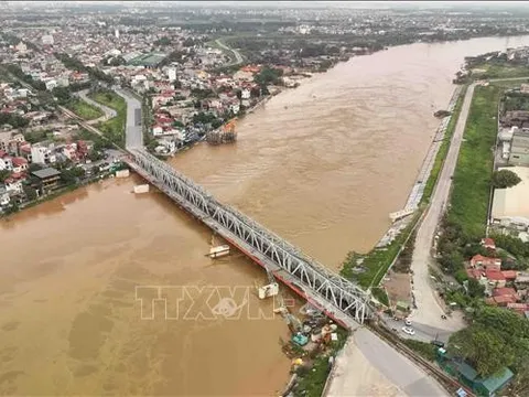 Hà Nội đối mặt nguy cơ ngập lụt, mực nước sông Hồng và sông Đuống dâng cao