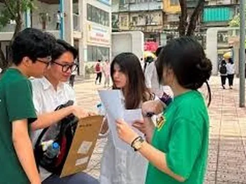 Nộp lệ phí xét tuyển đại học 2025: Thí sinh cần lưu ý lịch theo từng địa phương