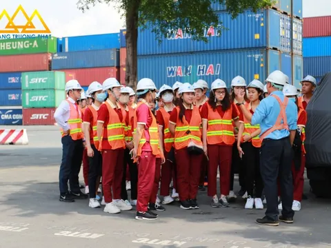 Ngành Logistics 2025: Cuộc đua học phí giữa các trường đại học